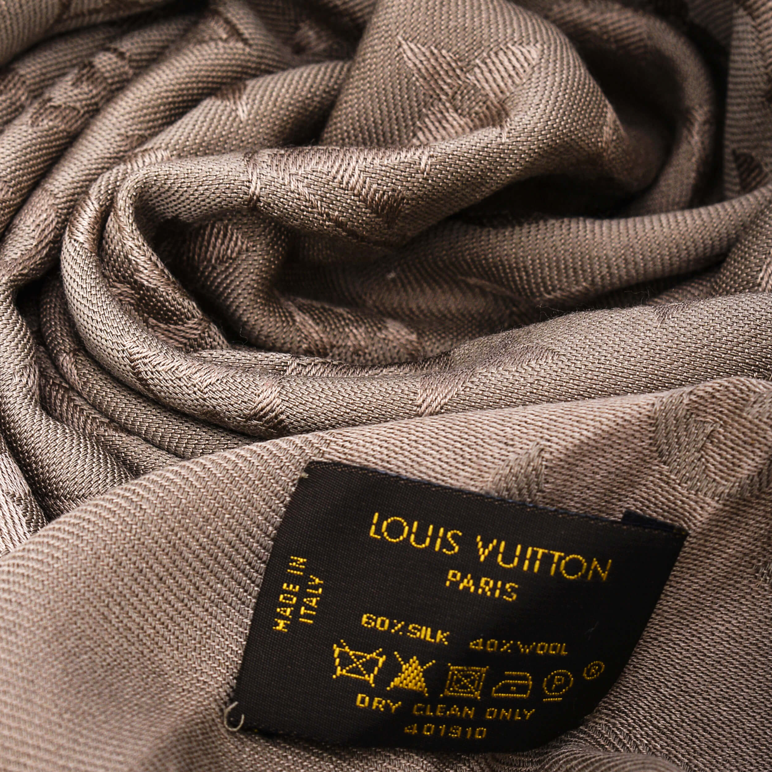 Louis Vuitton - Etoupe Monogram Classic Shawl